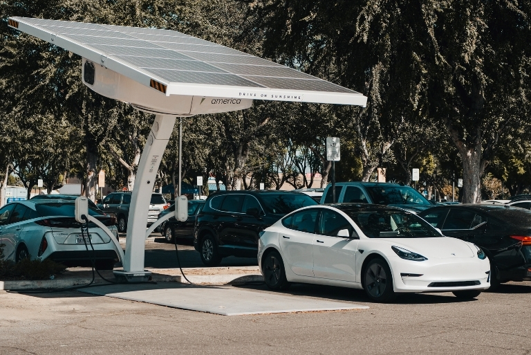O Boom dos carros elétricos em Portugal: Vale a pena comprar seminovos?